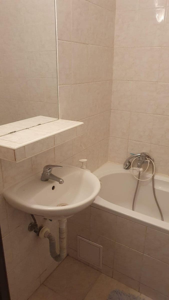 Predaj bytu 3-izbový 70 m², Saratovská, Dúbravka, Bratislavský kraj Predaj bytu 3-izbový 70 m², Saratovská, Dúbravka, Bratislavský kraj