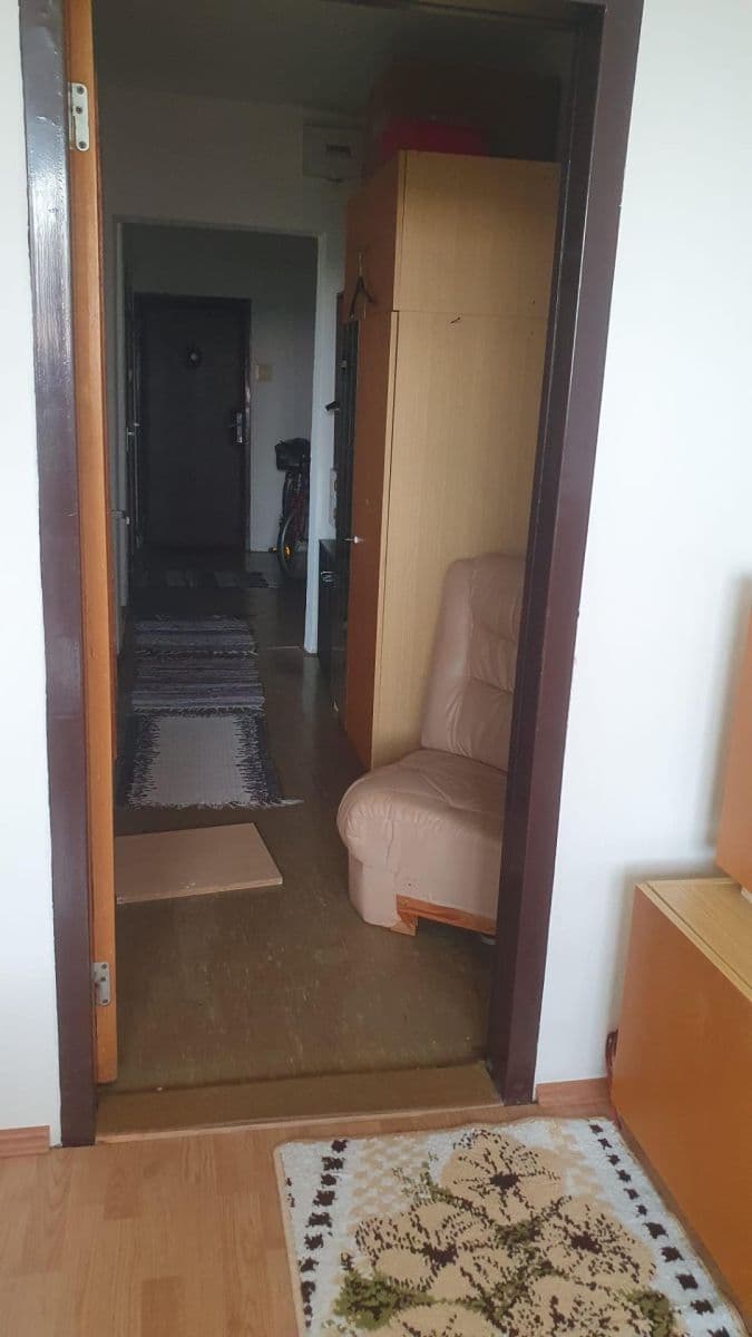 Predaj bytu 3-izbový 70 m², Saratovská, Dúbravka, Bratislavský kraj Predaj bytu 3-izbový 70 m², Saratovská, Dúbravka, Bratislavský kraj
