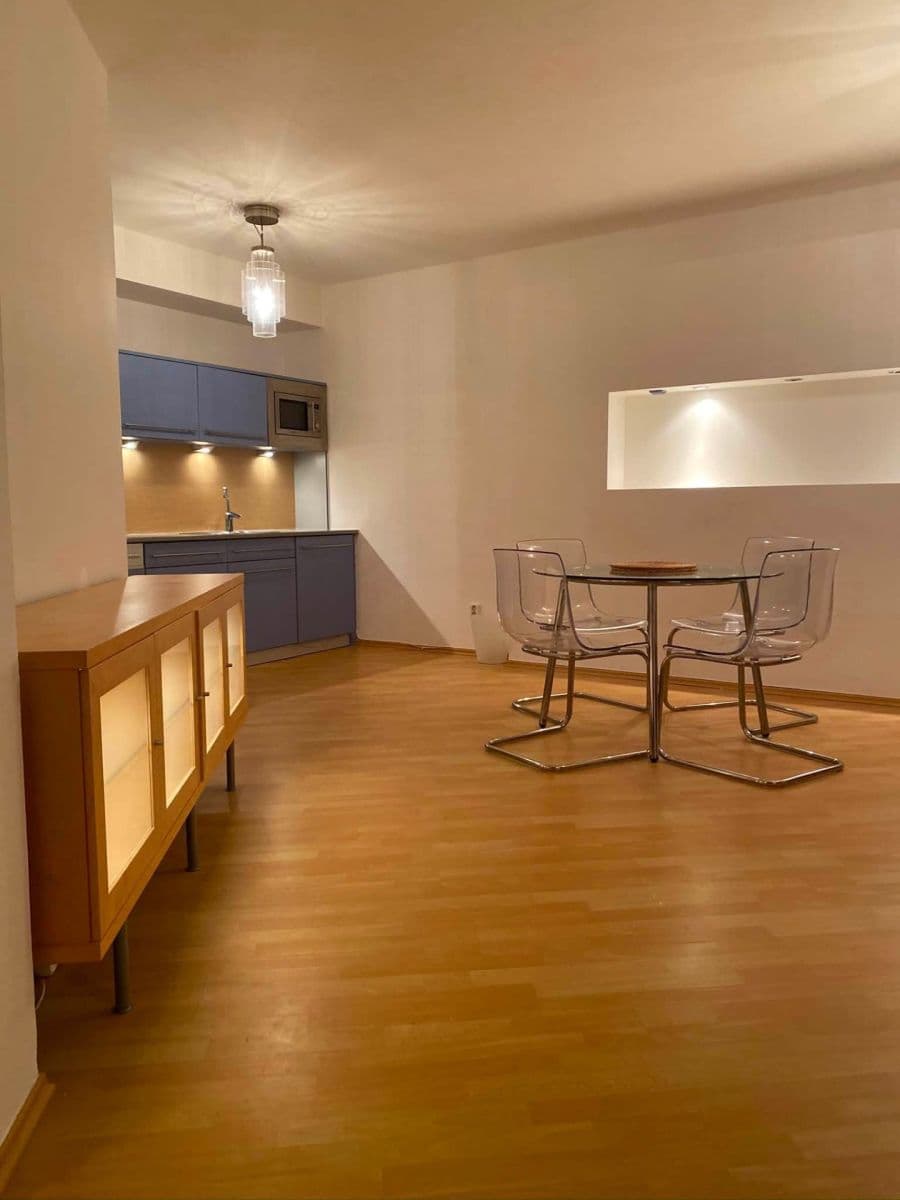 Prenájom bytu 1-izbový 55 m², Studentská, Poděbrady, Středočeský kraj Prenájom bytu 1-izbový 55 m², Studentská, Poděbrady, Středočeský kraj