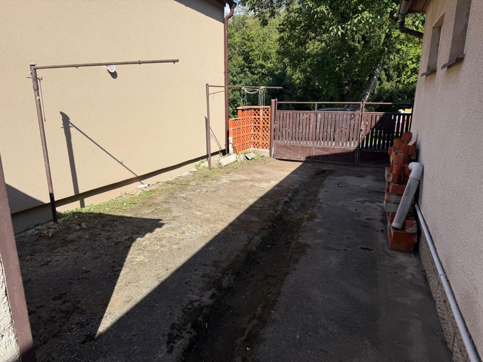 Predaj domu 161 m², pozemok 557 m², Okřesaneč, Středočeský kraj Predaj domu 161 m², pozemok 557 m², Okřesaneč, Středočeský kraj
