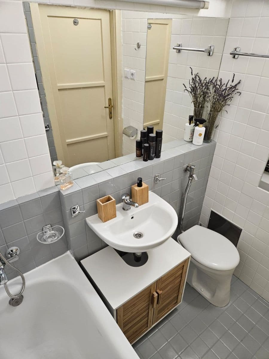 Predaj bytu 2-izbový 51 m², Bubenečská, Praha, Praha Predaj bytu 2-izbový 51 m², Bubenečská, Praha, Praha