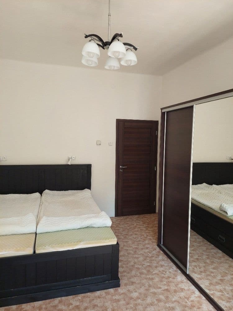 Prenájom bytu 2-izbový 44 m², Holandská, Praha, Praha Prenájom bytu 2-izbový 44 m², Holandská, Praha, Praha