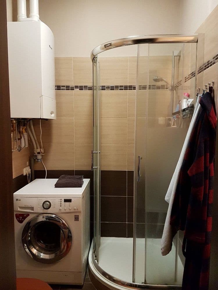 Prenájom bytu 2-izbový 44 m², Holandská, Praha, Praha Prenájom bytu 2-izbový 44 m², Holandská, Praha, Praha