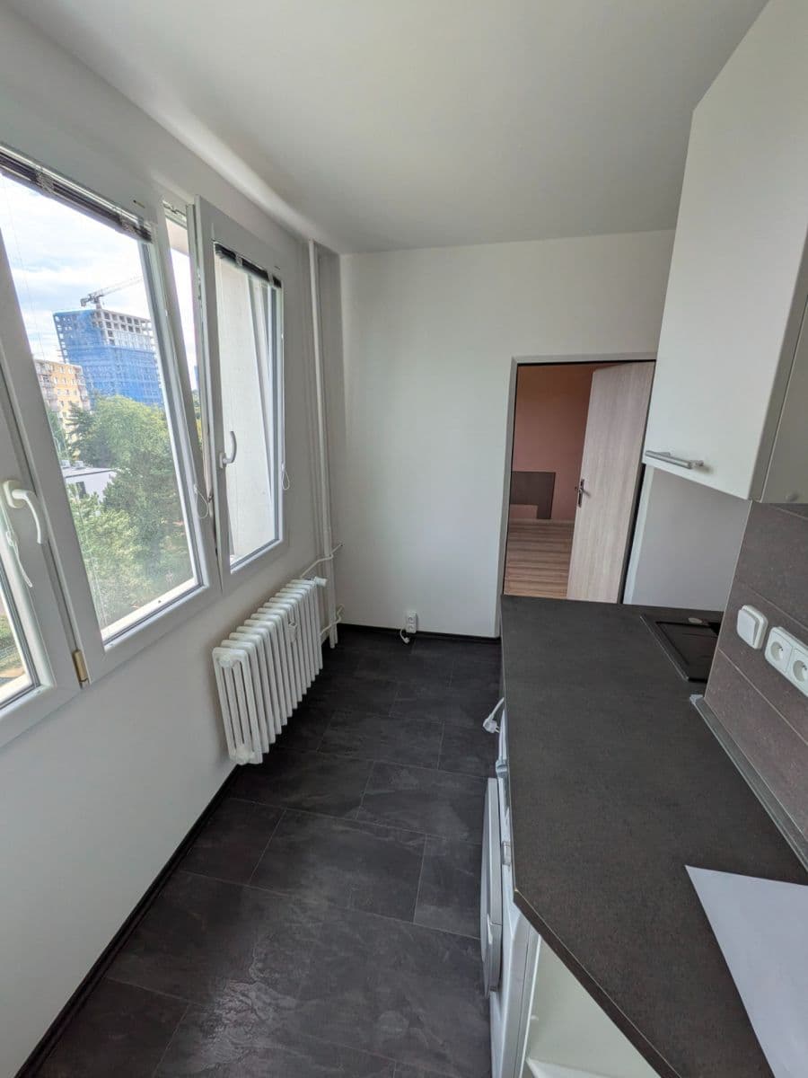 Prenájom bytu 3-izbový 66 m², Snopkova, Praha, Praha Prenájom bytu 3-izbový 66 m², Snopkova, Praha, Praha
