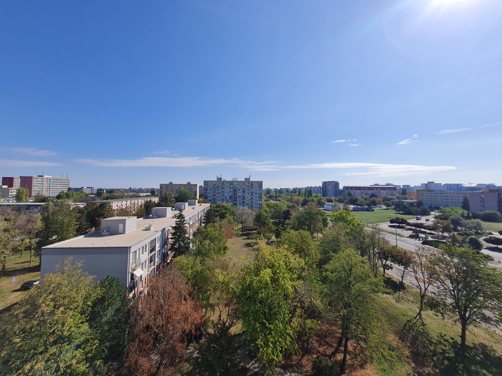 Prenájom bytu 2-izbový 60 m², Komárnická, Ružinov, Bratislavský kraj Prenájom bytu 2-izbový 60 m², Komárnická, Ružinov, Bratislavský kraj