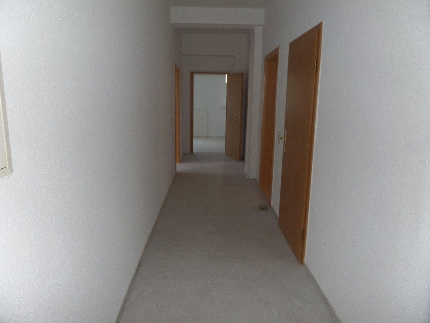 Prenájom bytu 4-izbový 100 m², Huy, Sasko-Anhaltsko Prenájom bytu 4-izbový 100 m², Huy, Sasko-Anhaltsko