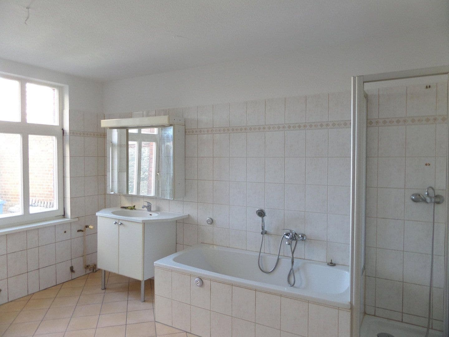 Prenájom bytu 4-izbový 100 m², Huy, Sasko-Anhaltsko Prenájom bytu 4-izbový 100 m², Huy, Sasko-Anhaltsko