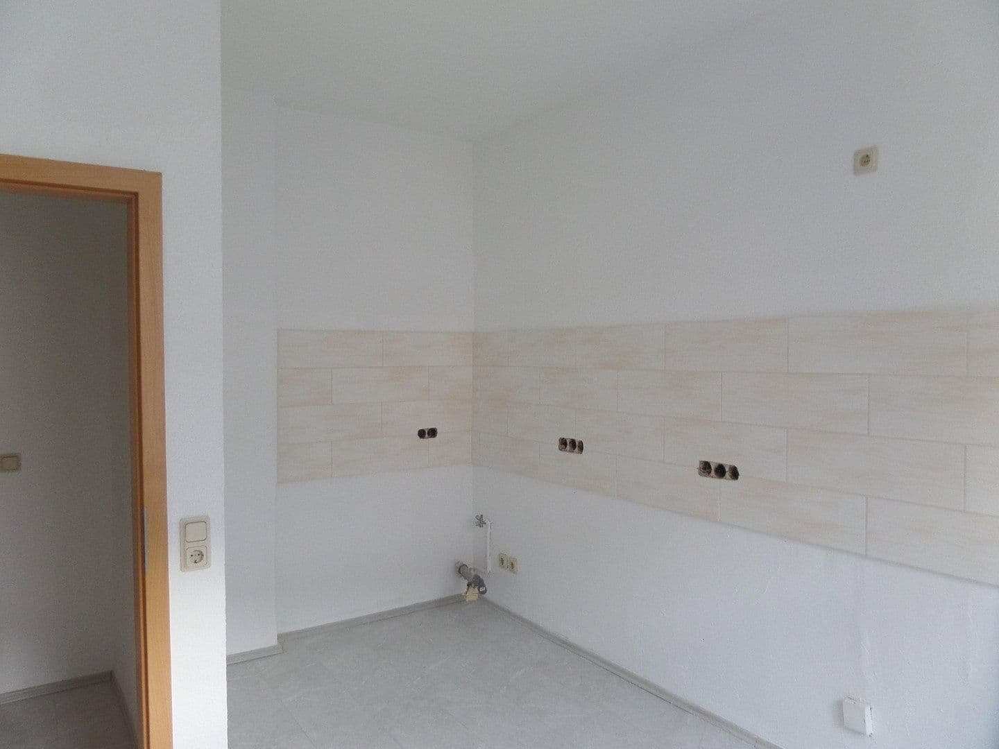 Prenájom bytu 4-izbový 100 m², Huy, Sasko-Anhaltsko Prenájom bytu 4-izbový 100 m², Huy, Sasko-Anhaltsko