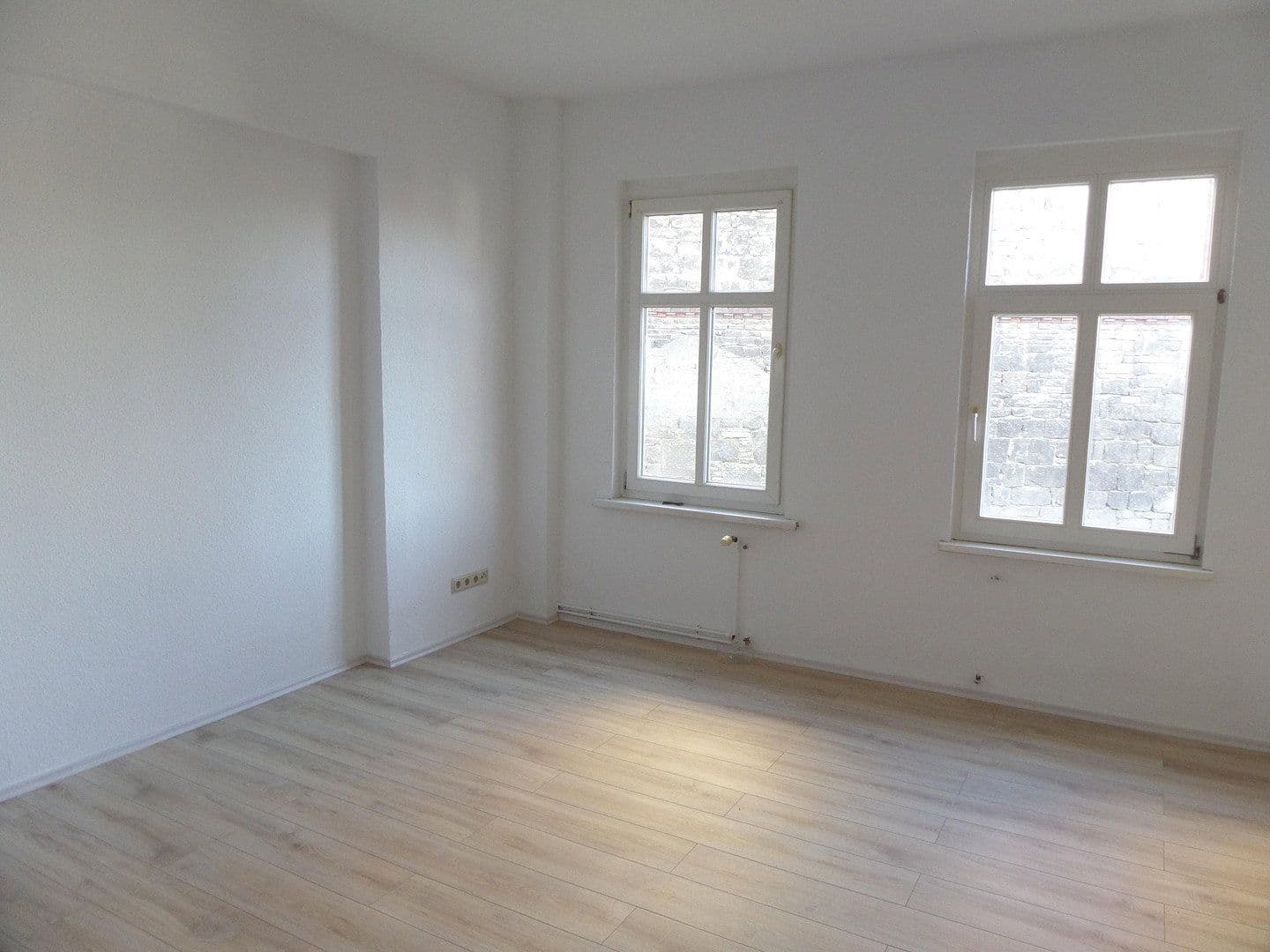 Prenájom bytu 4-izbový 100 m², Huy, Sasko-Anhaltsko Prenájom bytu 4-izbový 100 m², Huy, Sasko-Anhaltsko
