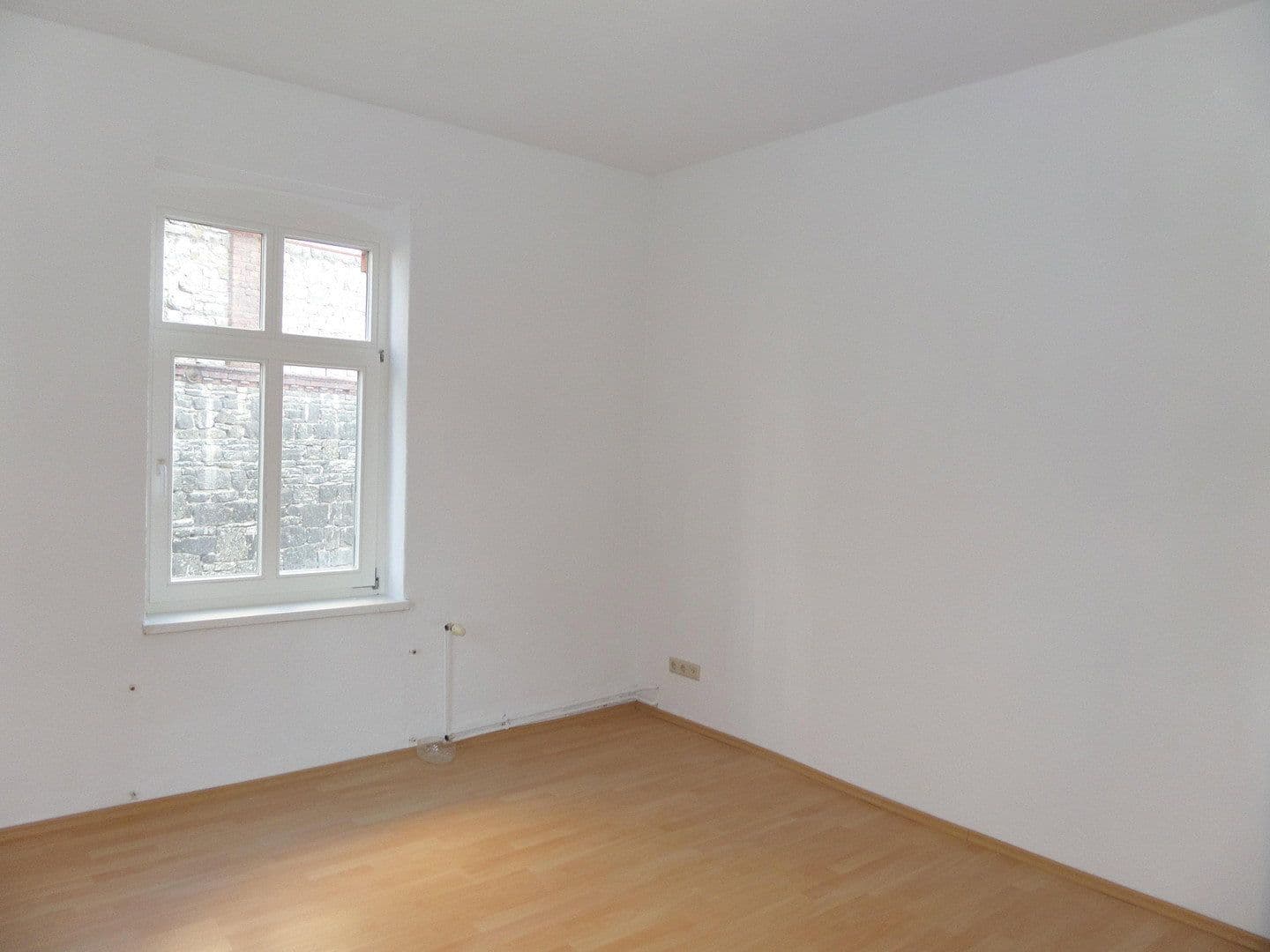 Prenájom bytu 4-izbový 100 m², Huy, Sasko-Anhaltsko Prenájom bytu 4-izbový 100 m², Huy, Sasko-Anhaltsko