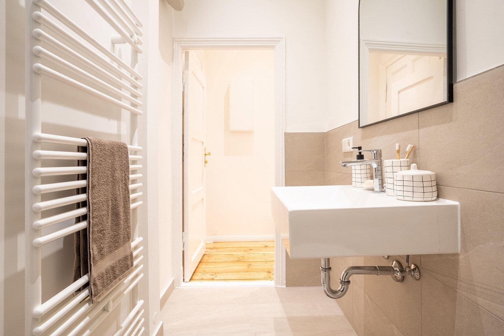 Predaj bytu 2-izbový 64 m², Am Friedrichshain 4, Berlin, Berlín Predaj bytu 2-izbový 64 m², Am Friedrichshain 4, Berlin, Berlín
