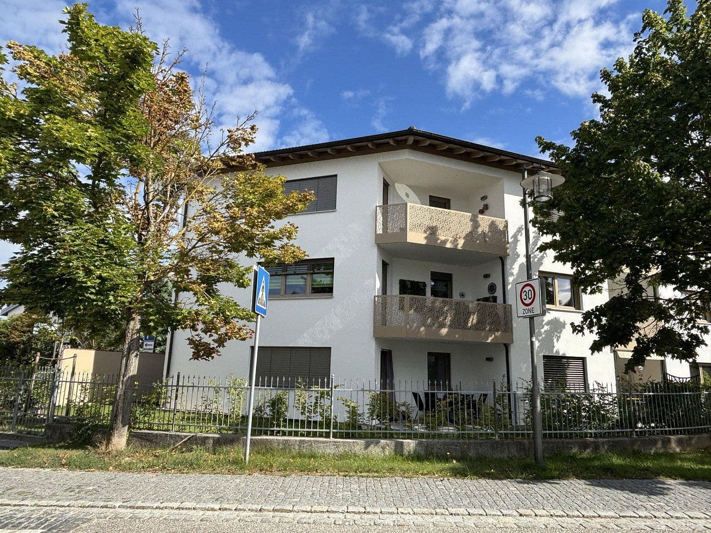 Prenájom bytu 3-izbový 80 m², Straubinger Strae 19, Geiselhöring, Bavorsko Prenájom bytu 3-izbový 80 m², Straubinger Strae 19, Geiselhöring, Bavorsko