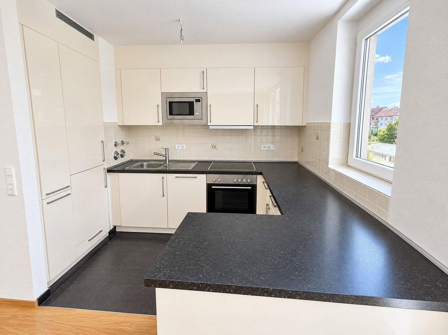 Predaj bytu 2-izbový 63 m², Karlsruhe, Bádensko-Wurttembersko Predaj bytu 2-izbový 63 m², Karlsruhe, Bádensko-Wurttembersko
