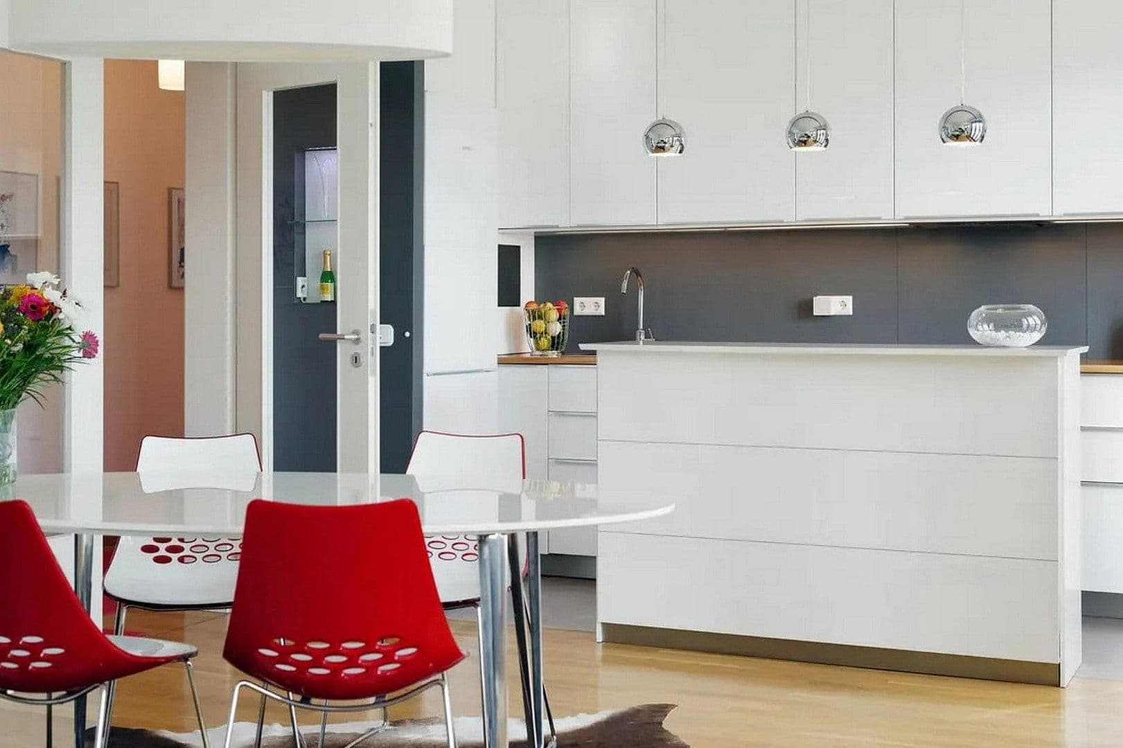 Prenájom bytu 4-izbový 111 m², Berlin, Berlín Prenájom bytu 4-izbový 111 m², Berlin, Berlín