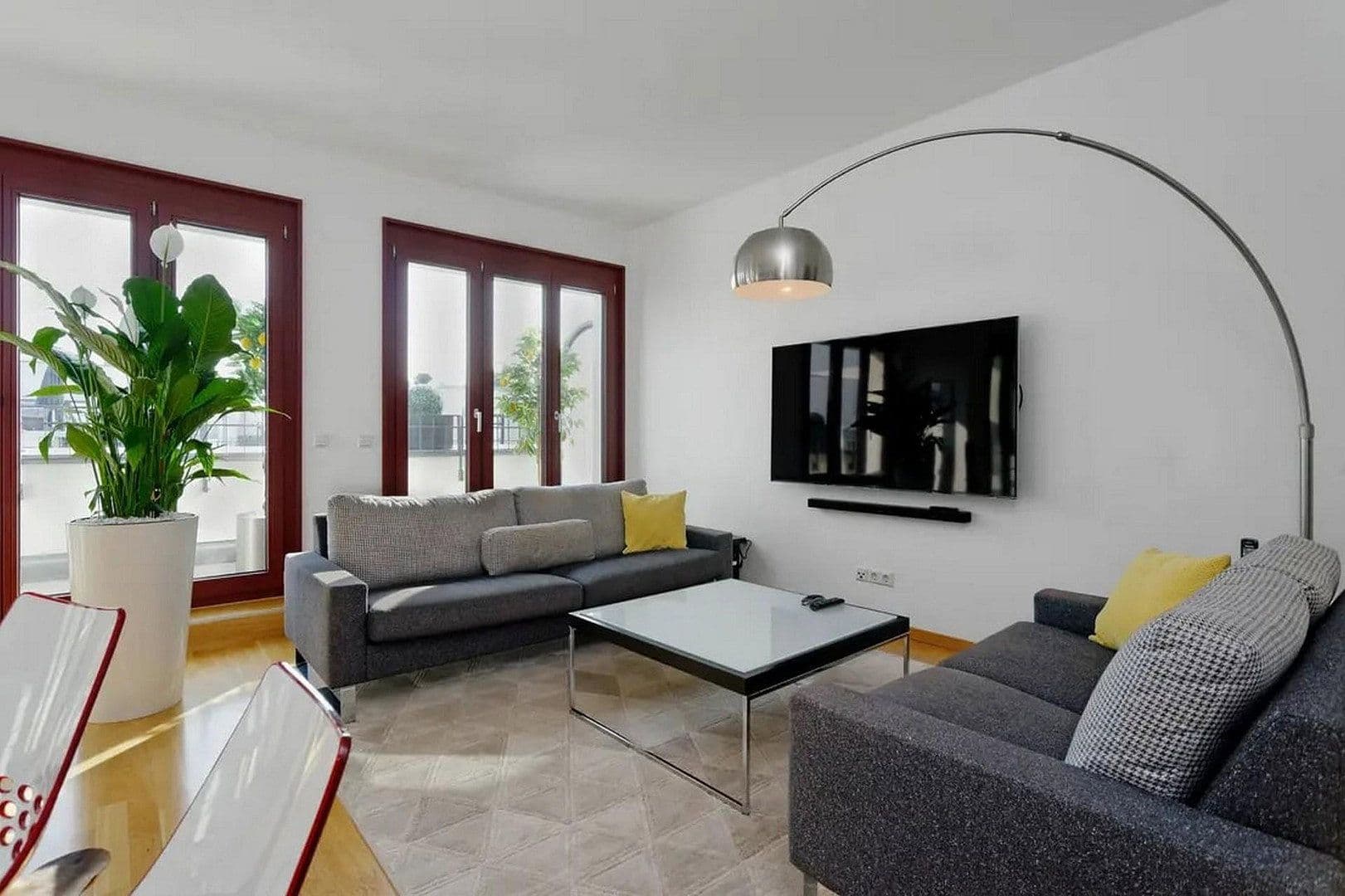 Prenájom bytu 4-izbový 111 m², Berlin, Berlín Prenájom bytu 4-izbový 111 m², Berlin, Berlín