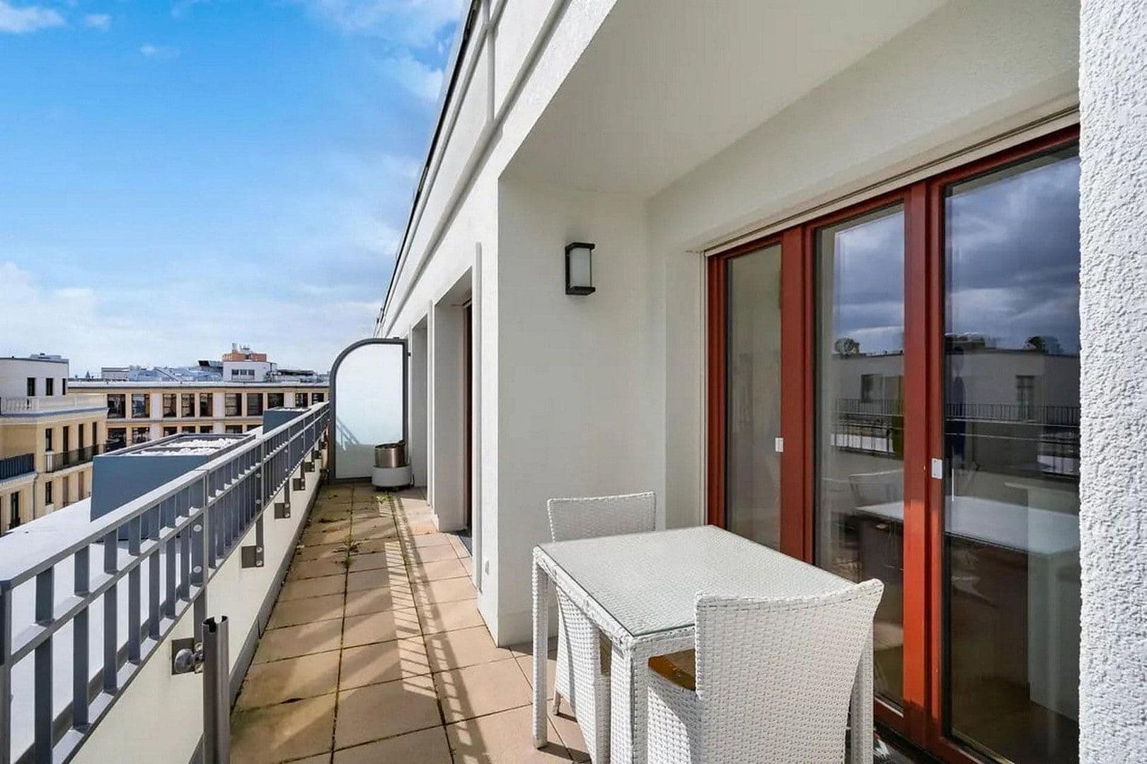 Prenájom bytu 4-izbový 111 m², Berlin, Berlín Prenájom bytu 4-izbový 111 m², Berlin, Berlín