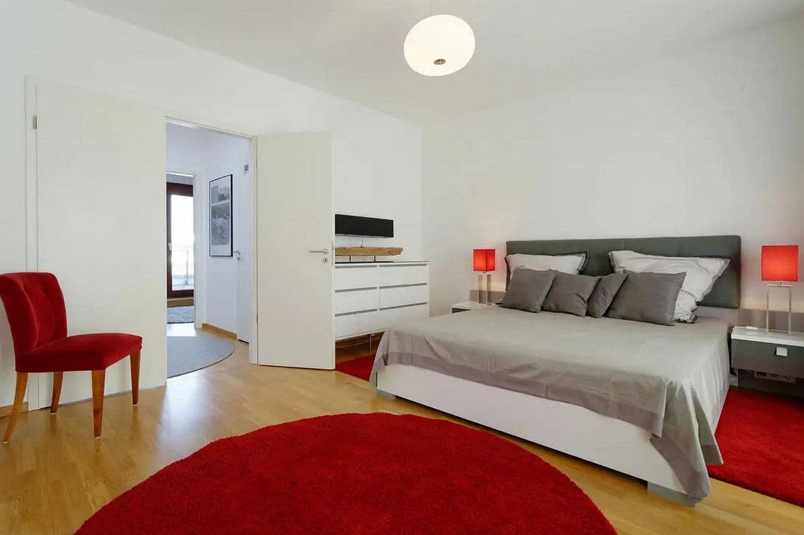 Prenájom bytu 4-izbový 111 m², Berlin, Berlín Prenájom bytu 4-izbový 111 m², Berlin, Berlín