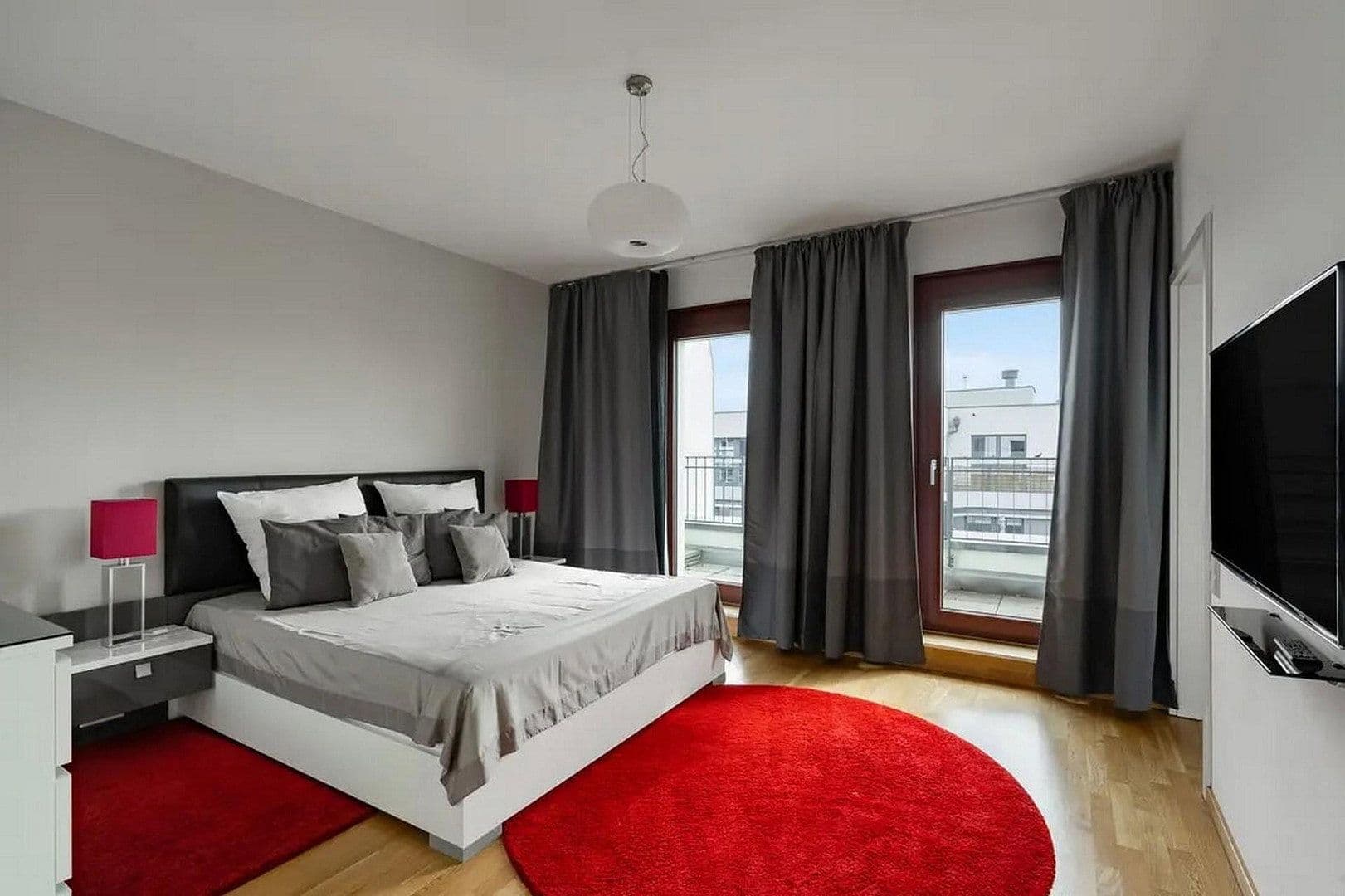 Prenájom bytu 4-izbový 111 m², Berlin, Berlín Prenájom bytu 4-izbový 111 m², Berlin, Berlín