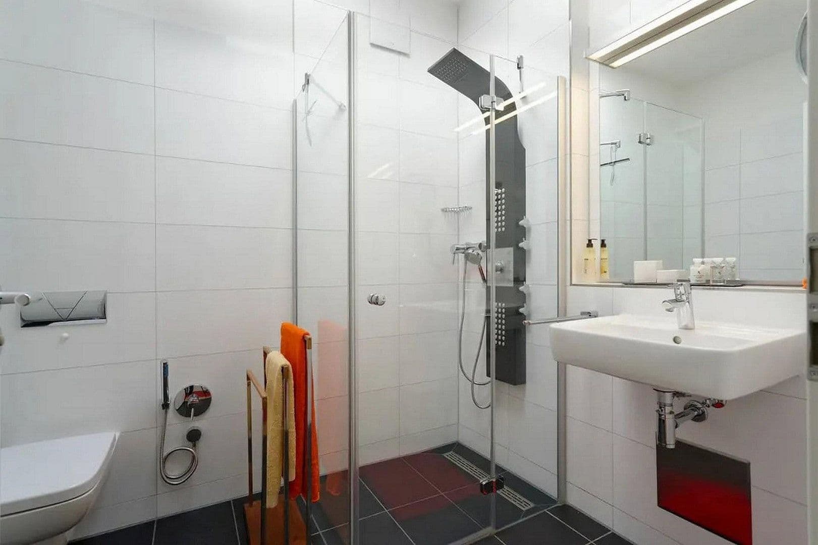 Prenájom bytu 4-izbový 111 m², Berlin, Berlín Prenájom bytu 4-izbový 111 m², Berlin, Berlín