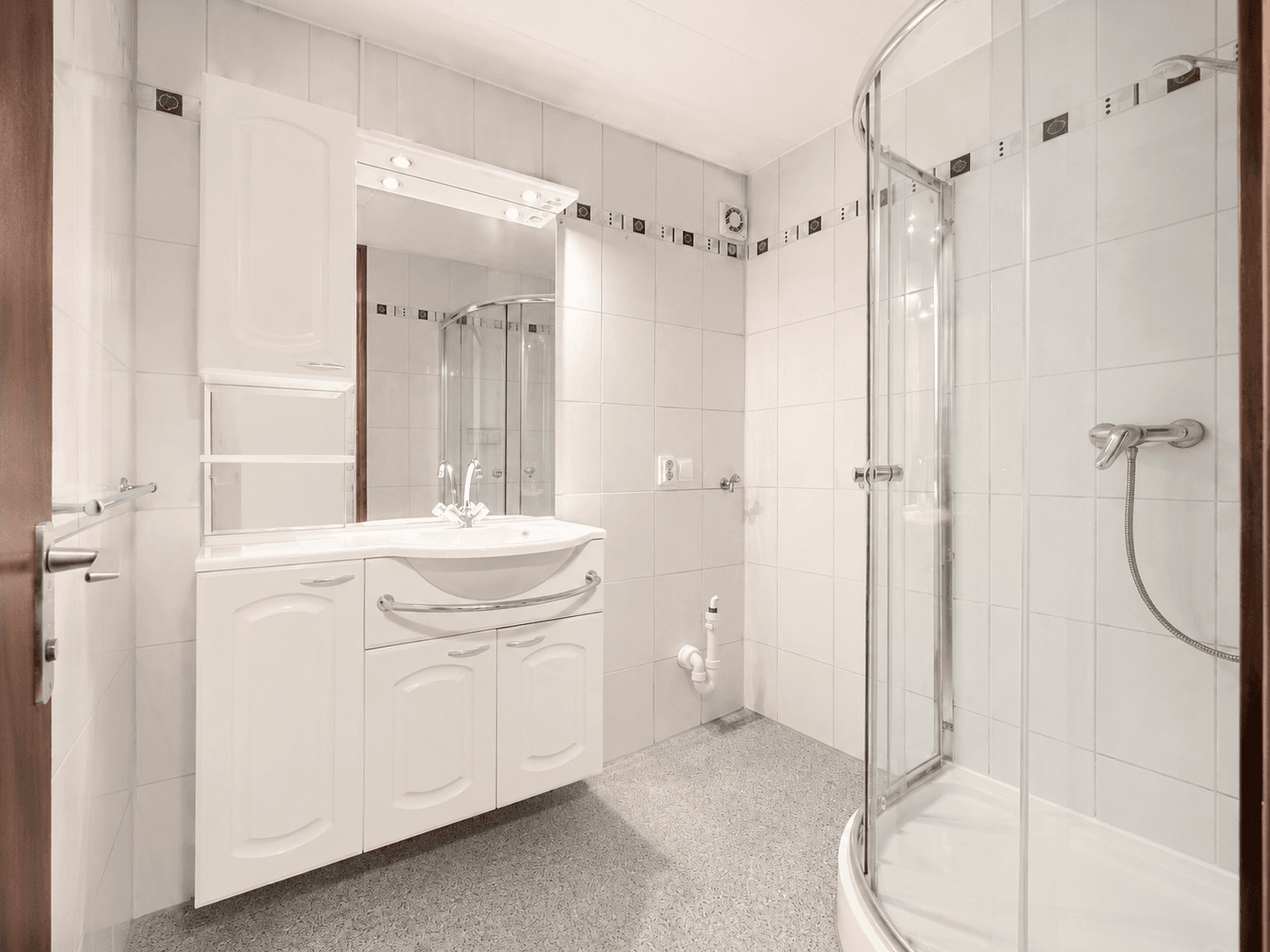 Prenájom bytu 3-izbový 84 m², Renningen, Bádensko-Wurttembersko Prenájom bytu 3-izbový 84 m², Renningen, Bádensko-Wurttembersko