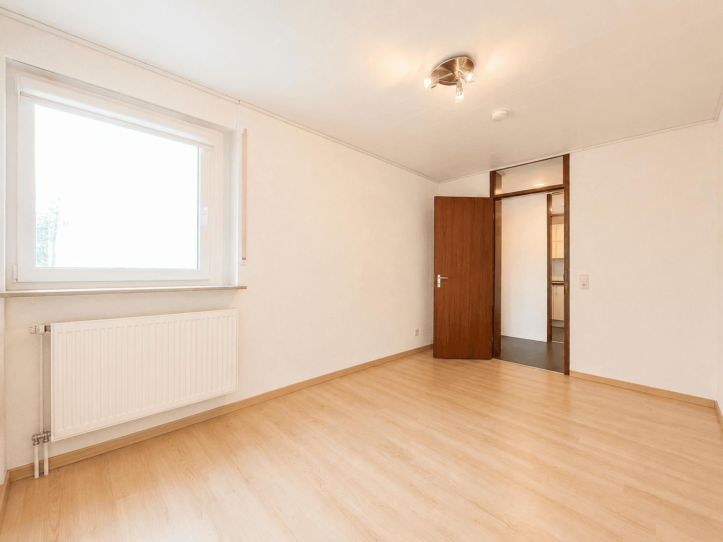 Prenájom bytu 3-izbový 84 m², Renningen, Bádensko-Wurttembersko Prenájom bytu 3-izbový 84 m², Renningen, Bádensko-Wurttembersko