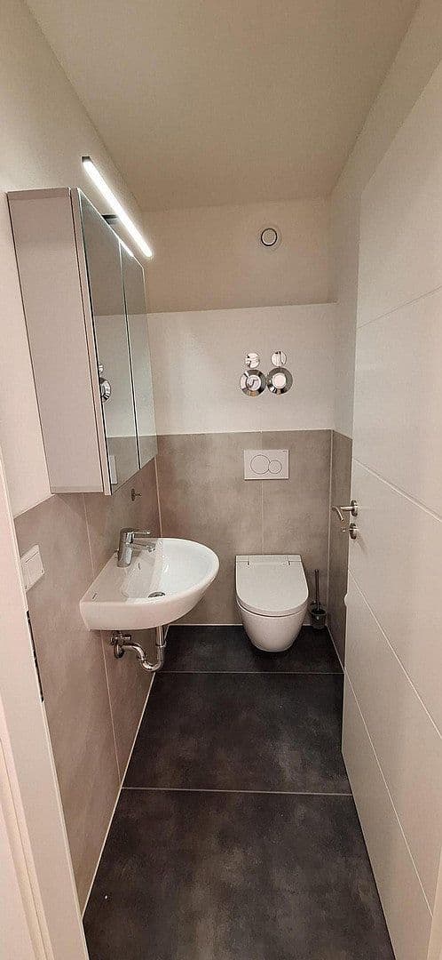 Predaj bytu 4-izbový 107 m², Heidelberg, Bádensko-Wurttembersko Predaj bytu 4-izbový 107 m², Heidelberg, Bádensko-Wurttembersko