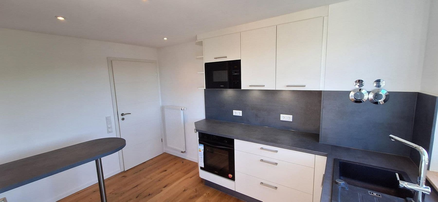 Predaj bytu 4-izbový 107 m², Heidelberg, Bádensko-Wurttembersko Predaj bytu 4-izbový 107 m², Heidelberg, Bádensko-Wurttembersko