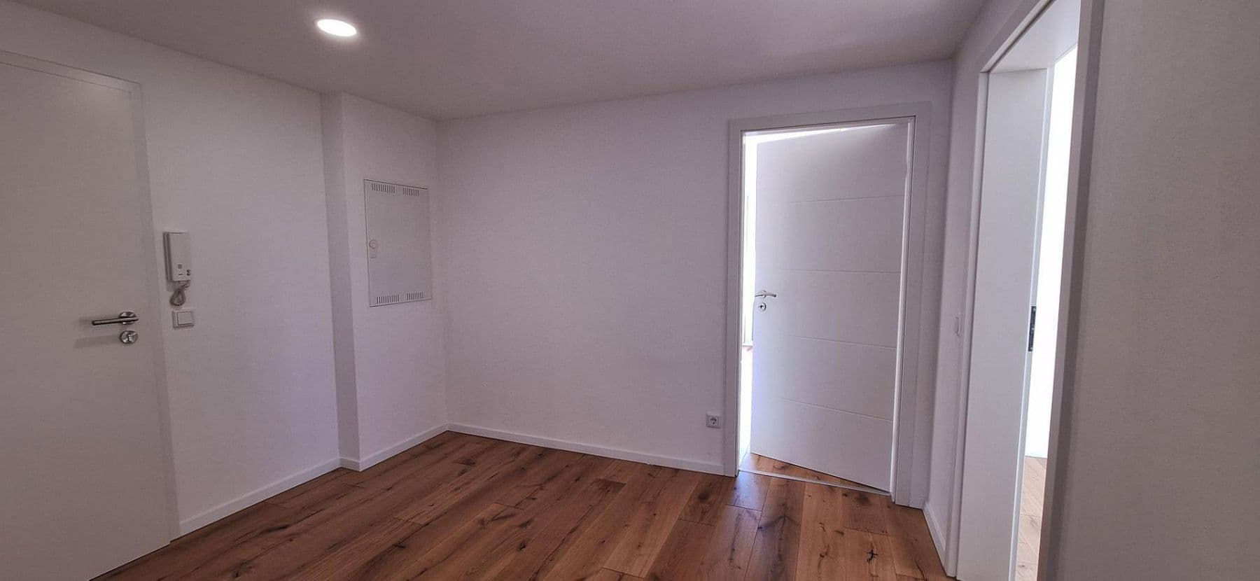 Predaj bytu 4-izbový 107 m², Heidelberg, Bádensko-Wurttembersko Predaj bytu 4-izbový 107 m², Heidelberg, Bádensko-Wurttembersko