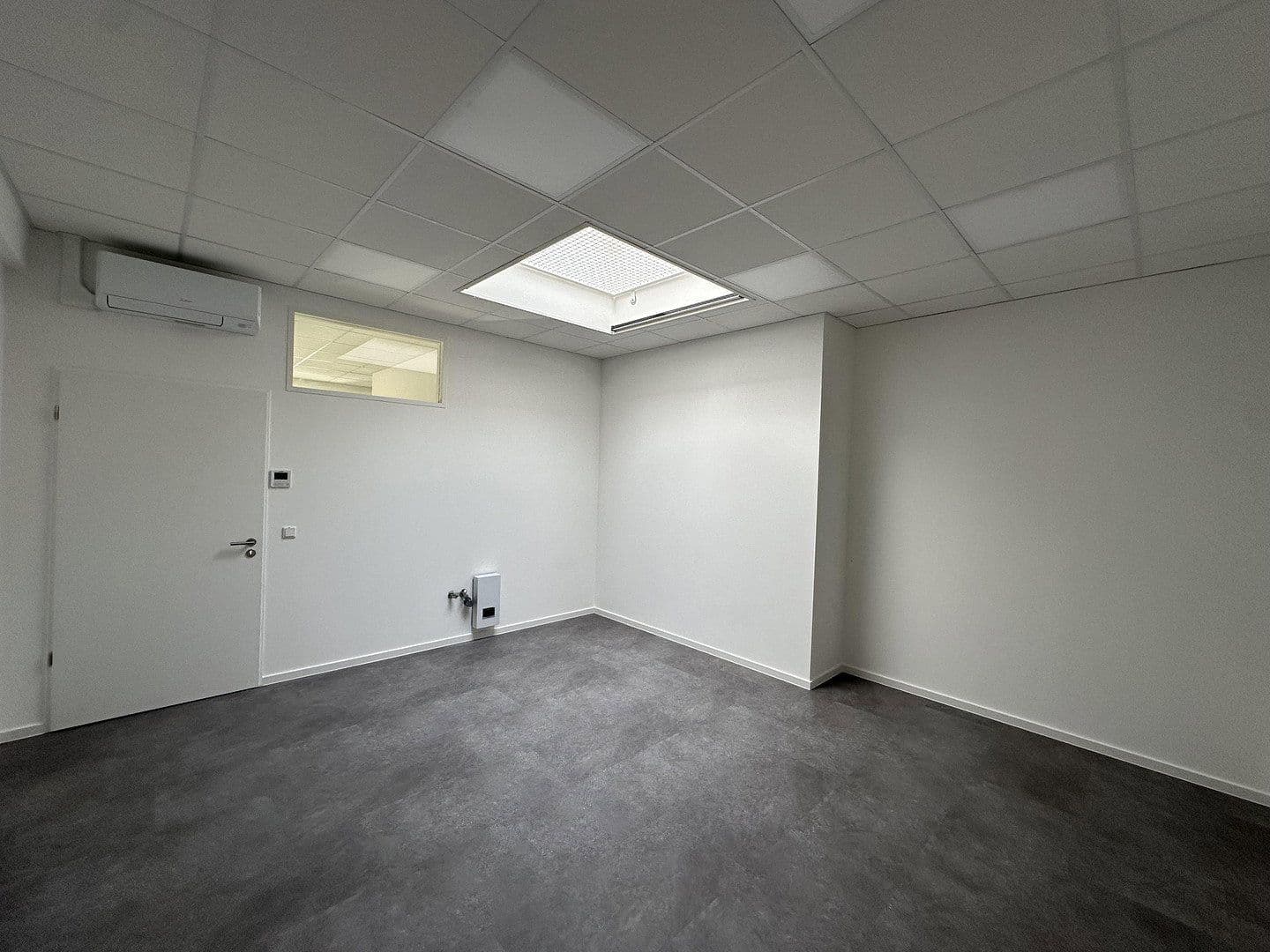 Prenájom kancelárie 253 m², Karl-Schurz-Straße, Paderborn, Severné Porýnie - Westfálsko Prenájom kancelárie 253 m², Karl-Schurz-Straße, Paderborn, Severné Porýnie - Westfálsko
