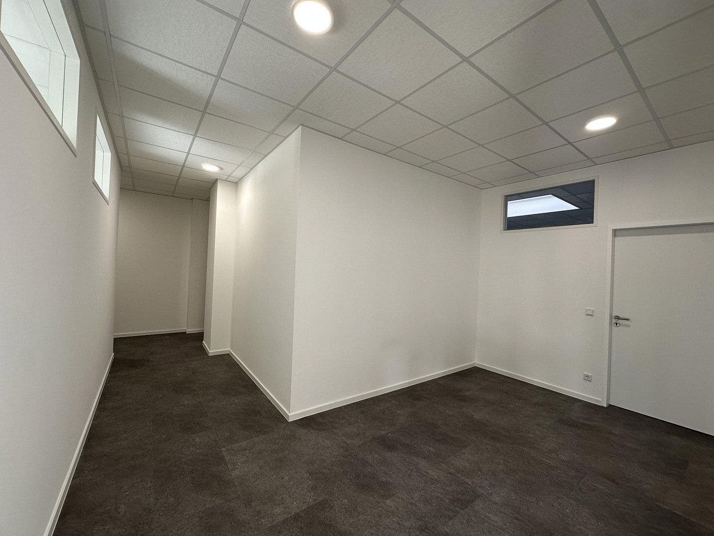 Prenájom kancelárie 253 m², Karl-Schurz-Straße, Paderborn, Severné Porýnie - Westfálsko Prenájom kancelárie 253 m², Karl-Schurz-Straße, Paderborn, Severné Porýnie - Westfálsko