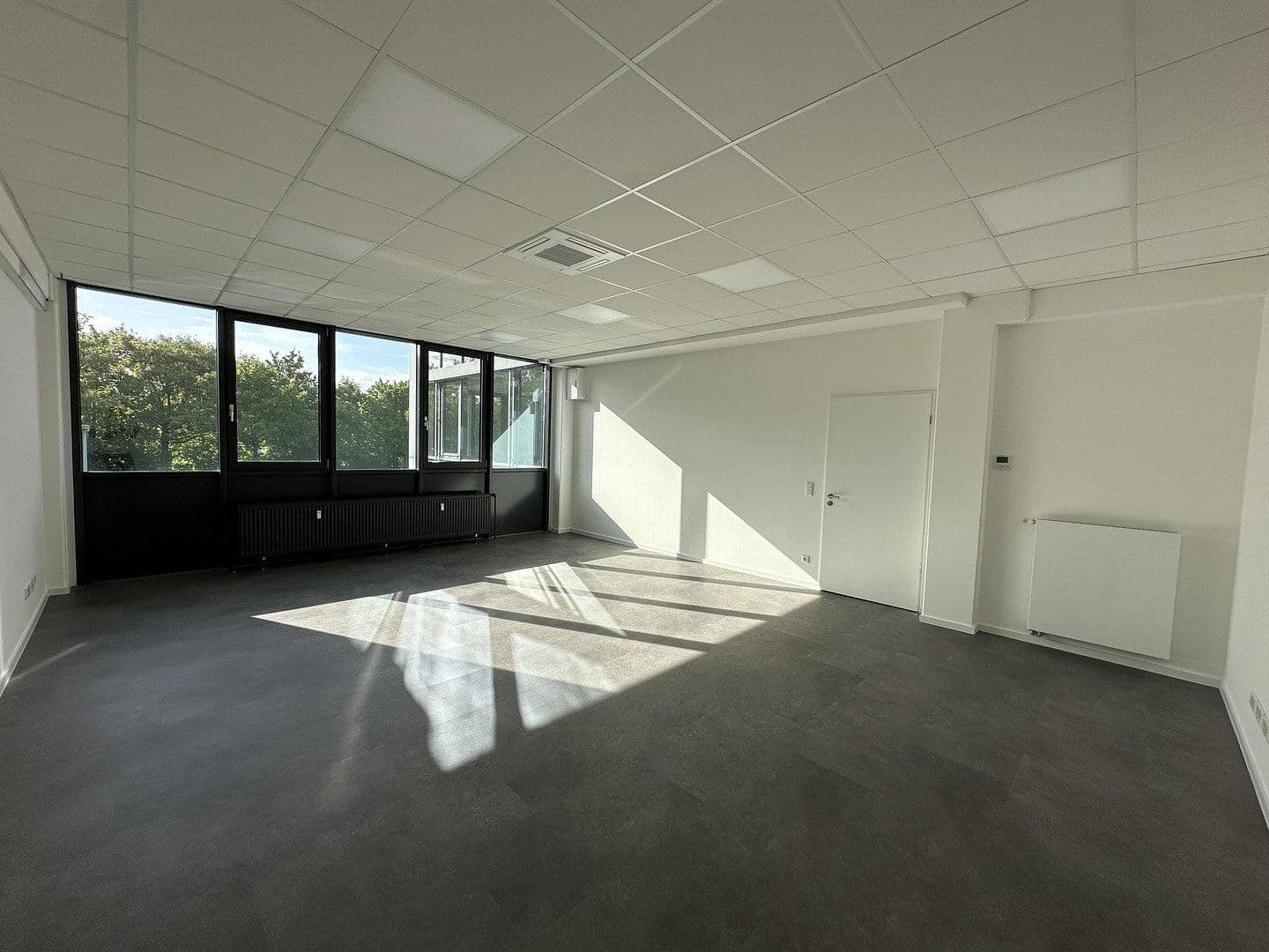 Prenájom kancelárie 253 m², Karl-Schurz-Straße, Paderborn, Severné Porýnie - Westfálsko Prenájom kancelárie 253 m², Karl-Schurz-Straße, Paderborn, Severné Porýnie - Westfálsko