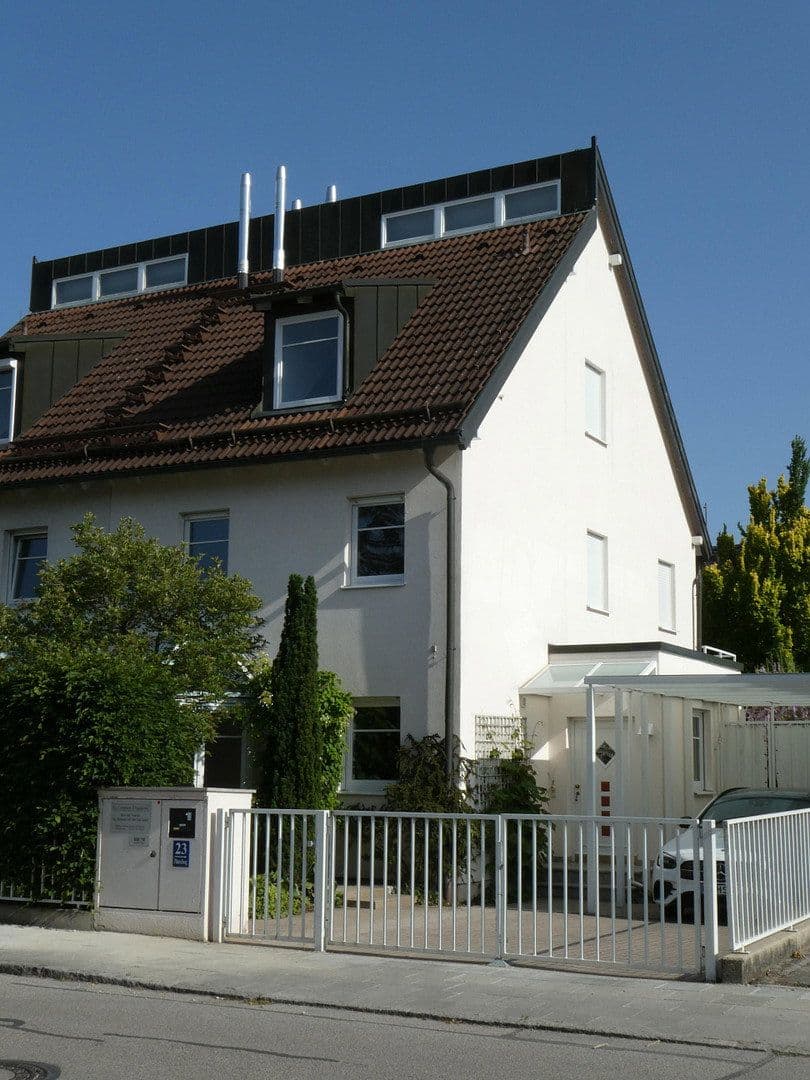 Predaj domu 170 m², pozemok 297 m², Pläntschweg 23, München, Bavorsko Predaj domu 170 m², pozemok 297 m², Pläntschweg 23, München, Bavorsko