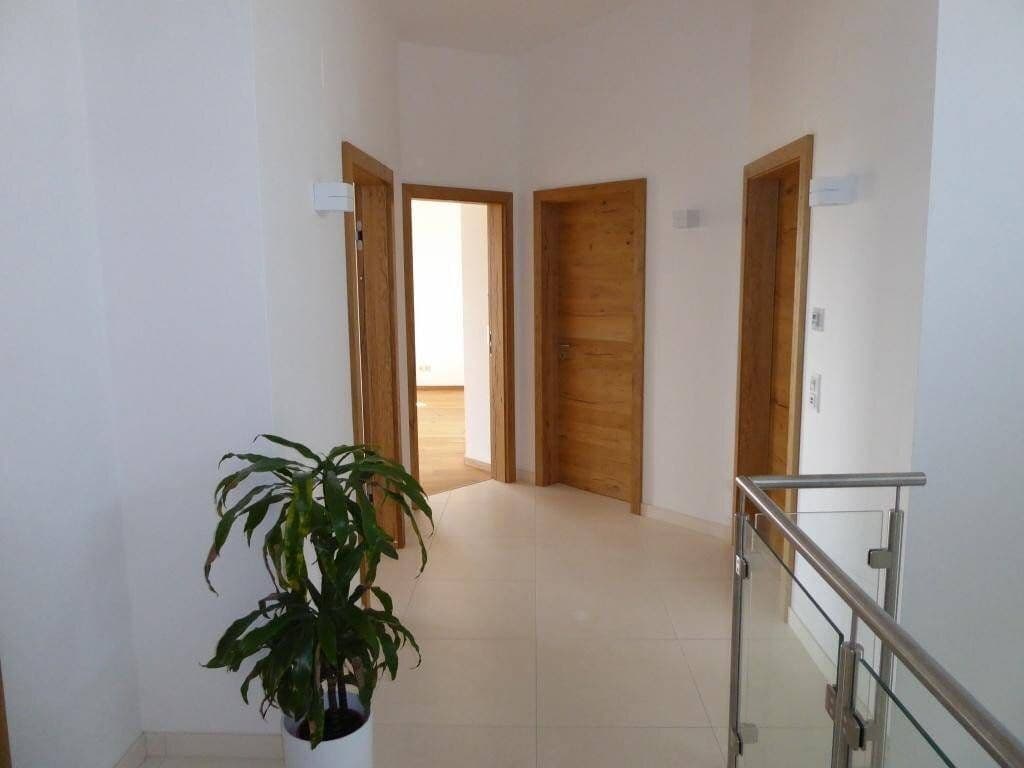 Prenájom domu 253 m², pozemok 1.176 m², Weinrebengasse, Weiden am See, Burgenland Prenájom domu 253 m², pozemok 1.176 m², Weinrebengasse, Weiden am See, Burgenland