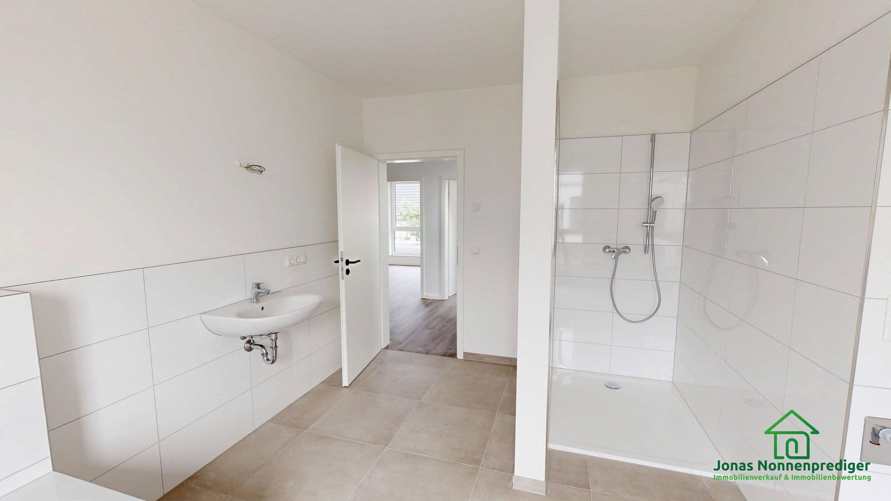 Predaj domu 144 m², pozemok 254 m², Kühls Acker 8, Schwerin, Meklenbursko-Predpomoransko Predaj domu 144 m², pozemok 254 m², Kühls Acker 8, Schwerin, Meklenbursko-Predpomoransko