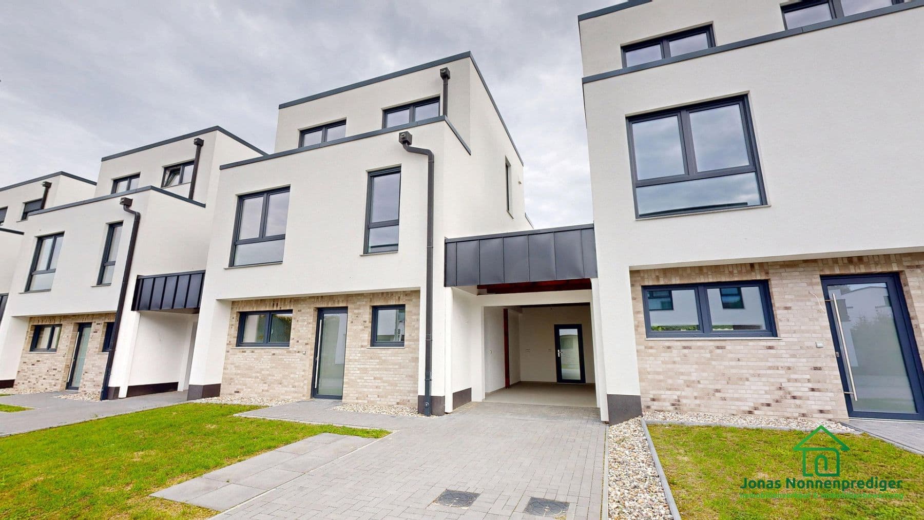 Predaj domu 144 m², pozemok 254 m², Kühls Acker 8, Schwerin, Meklenbursko-Predpomoransko Predaj domu 144 m², pozemok 254 m², Kühls Acker 8, Schwerin, Meklenbursko-Predpomoransko