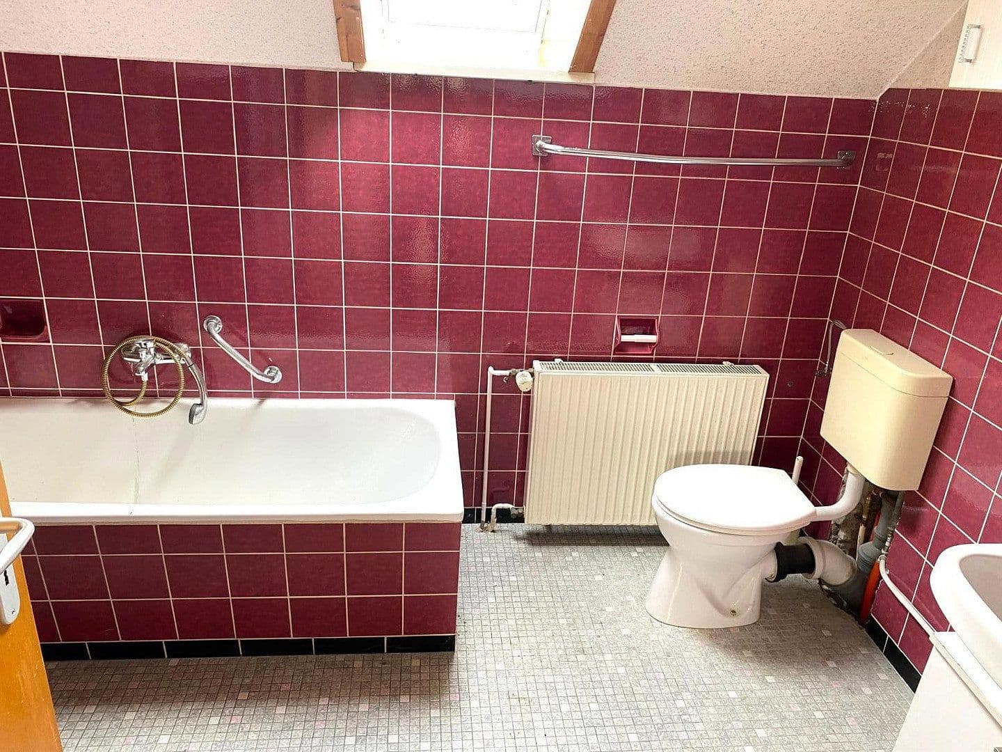 Predaj domu 139 m², pozemok 796 m², Alter Kirchweg 13, Porta Westfalica, Severné Porýnie - Westfálsko Predaj domu 139 m², pozemok 796 m², Alter Kirchweg 13, Porta Westfalica, Severné Porýnie - Westfálsko