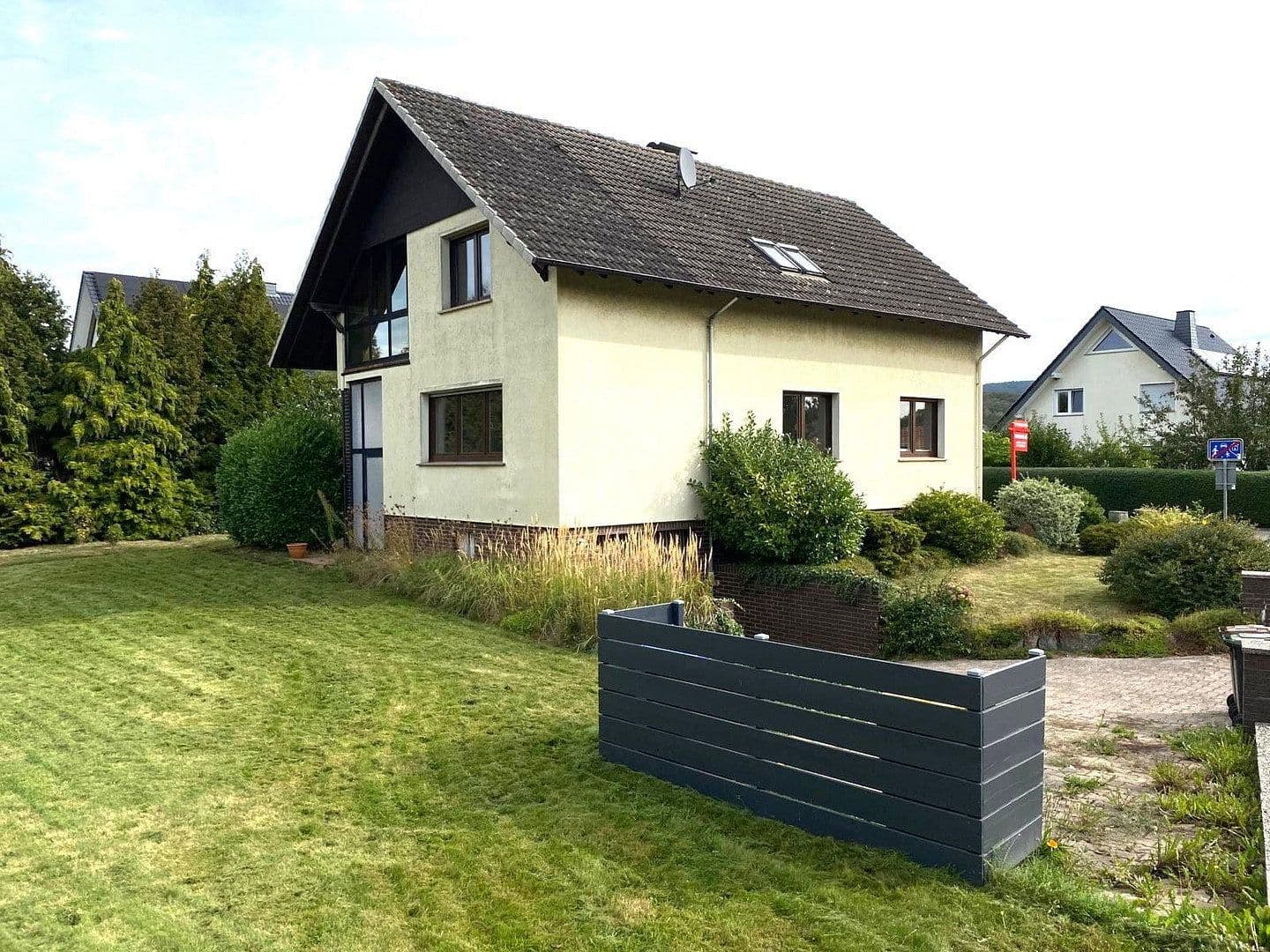 Predaj domu 139 m², pozemok 796 m², Alter Kirchweg 13, Porta Westfalica, Severné Porýnie - Westfálsko Predaj domu 139 m², pozemok 796 m², Alter Kirchweg 13, Porta Westfalica, Severné Porýnie - Westfálsko
