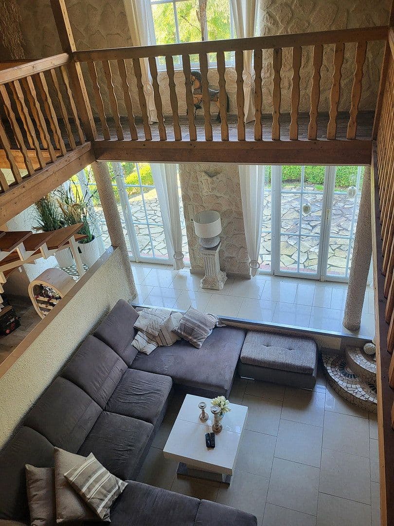 Predaj domu 360 m², pozemok 9.300 m², Halbemond, Dolné Sasko Predaj domu 360 m², pozemok 9.300 m², Halbemond, Dolné Sasko