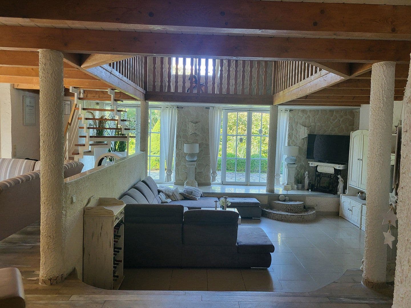 Predaj domu 360 m², pozemok 9.300 m², Halbemond, Dolné Sasko Predaj domu 360 m², pozemok 9.300 m², Halbemond, Dolné Sasko