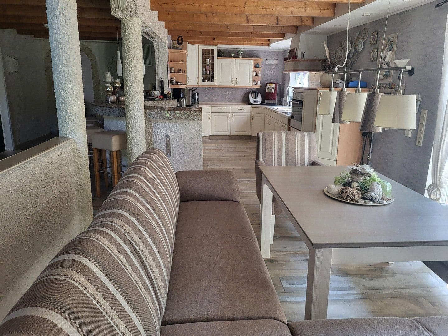 Predaj domu 360 m², pozemok 9.300 m², Halbemond, Dolné Sasko Predaj domu 360 m², pozemok 9.300 m², Halbemond, Dolné Sasko