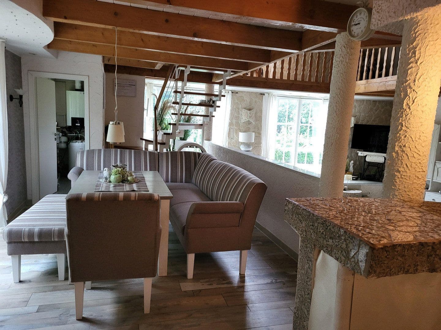 Predaj domu 360 m², pozemok 9.300 m², Halbemond, Dolné Sasko Predaj domu 360 m², pozemok 9.300 m², Halbemond, Dolné Sasko