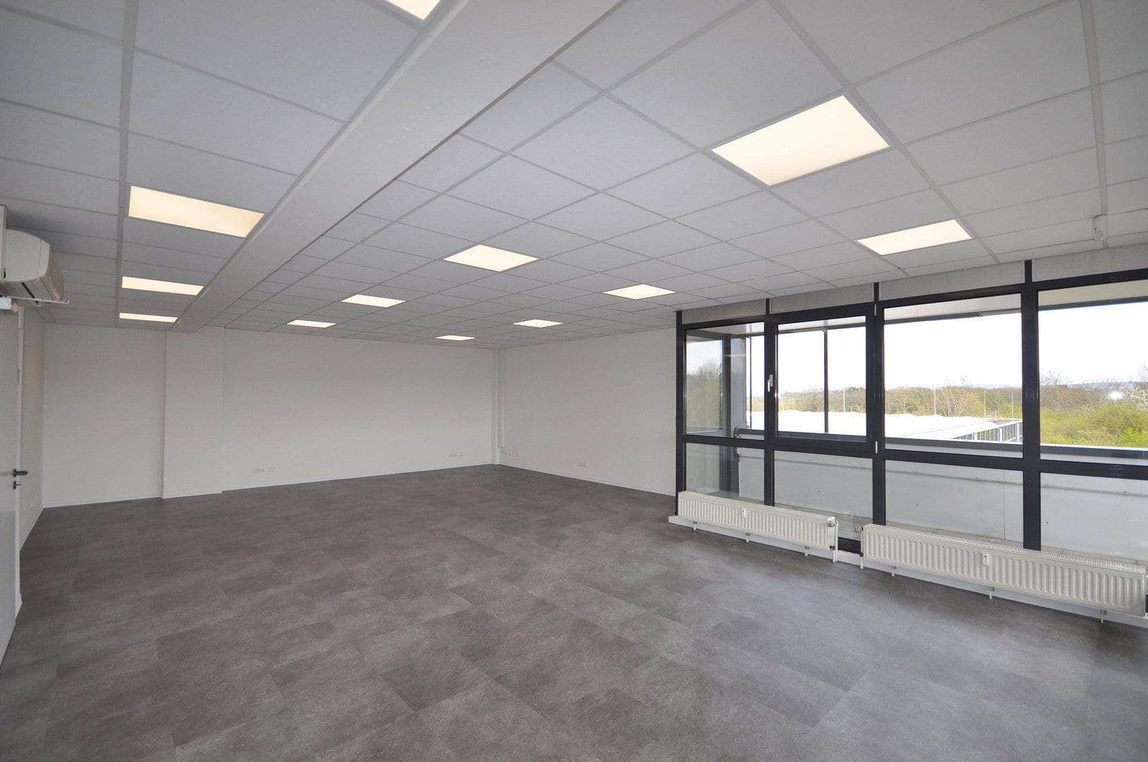 Prenájom kancelárie 300 m², Karl-Schurz-Straße, Paderborn, Severné Porýnie - Westfálsko Prenájom kancelárie 300 m², Karl-Schurz-Straße, Paderborn, Severné Porýnie - Westfálsko