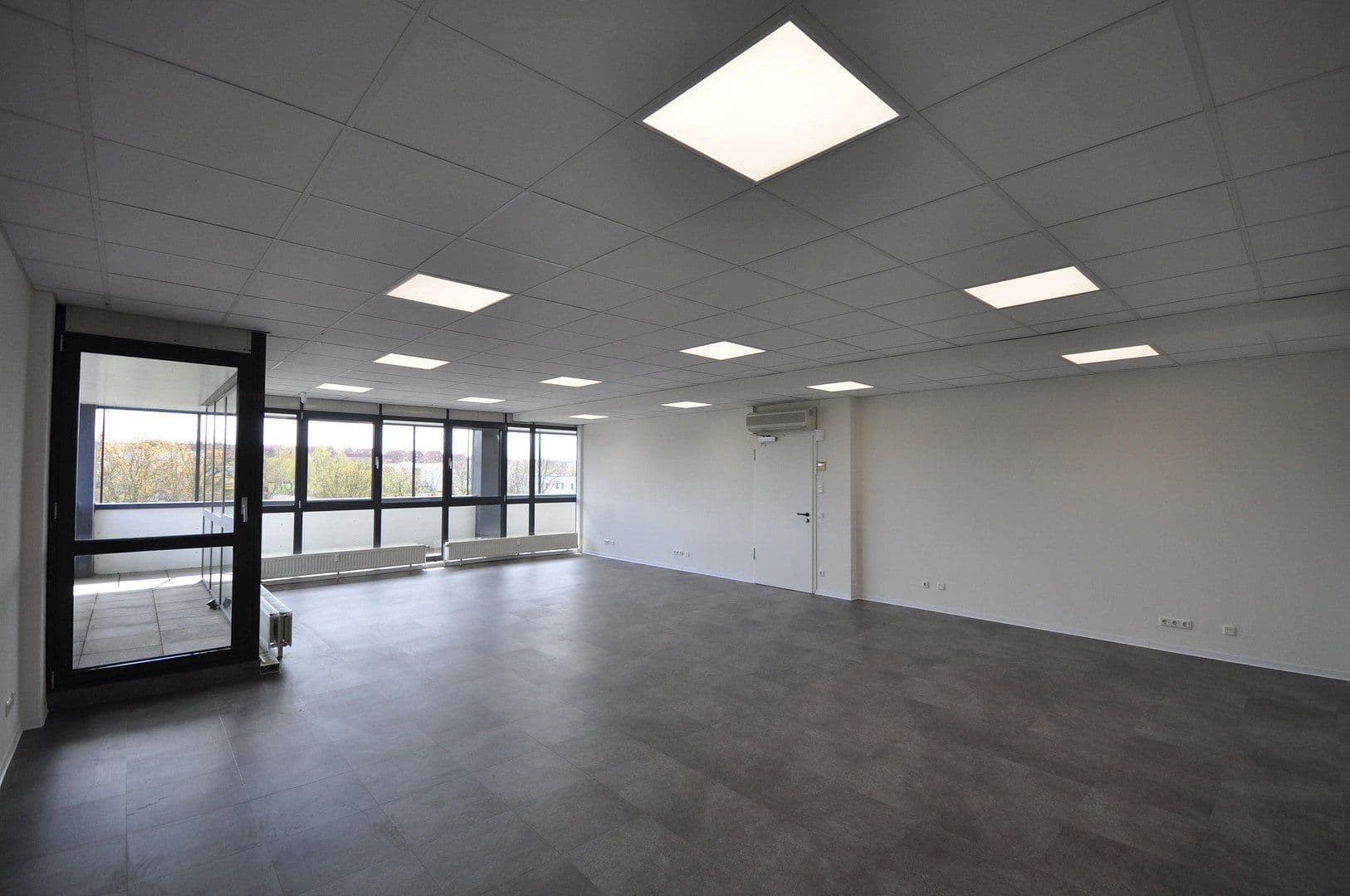 Prenájom kancelárie 300 m², Karl-Schurz-Straße, Paderborn, Severné Porýnie - Westfálsko Prenájom kancelárie 300 m², Karl-Schurz-Straße, Paderborn, Severné Porýnie - Westfálsko