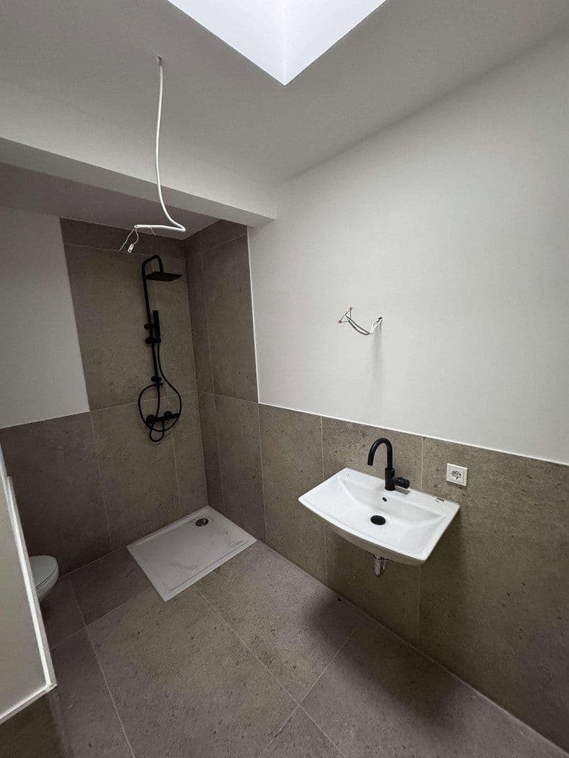 Prenájom bytu 3-izbový 69 m², Amsterdamer Straße 301, Köln, Severné Porýnie - Westfálsko Prenájom bytu 3-izbový 69 m², Amsterdamer Straße 301, Köln, Severné Porýnie - Westfálsko