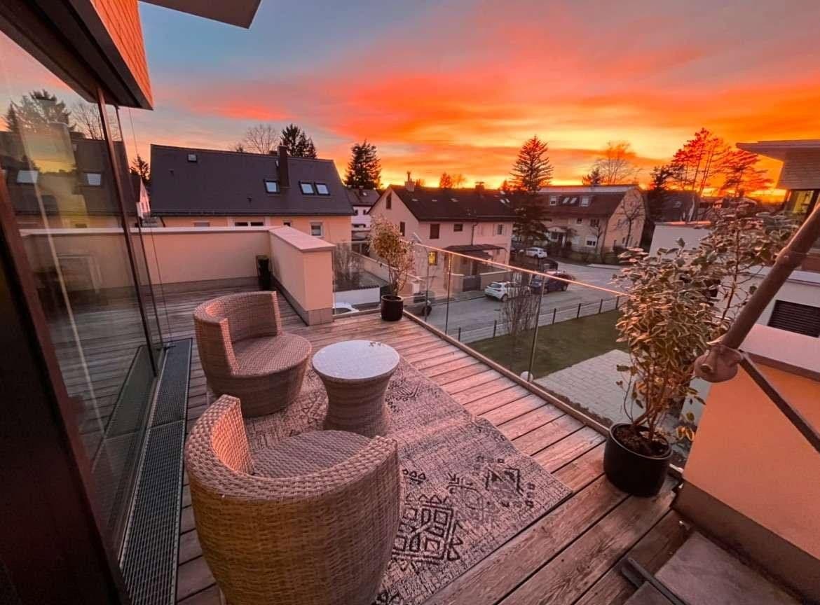 Prenájom bytu 2-izbový 75 m², Am Jagdweg 15, München, Bavorsko Prenájom bytu 2-izbový 75 m², Am Jagdweg 15, München, Bavorsko