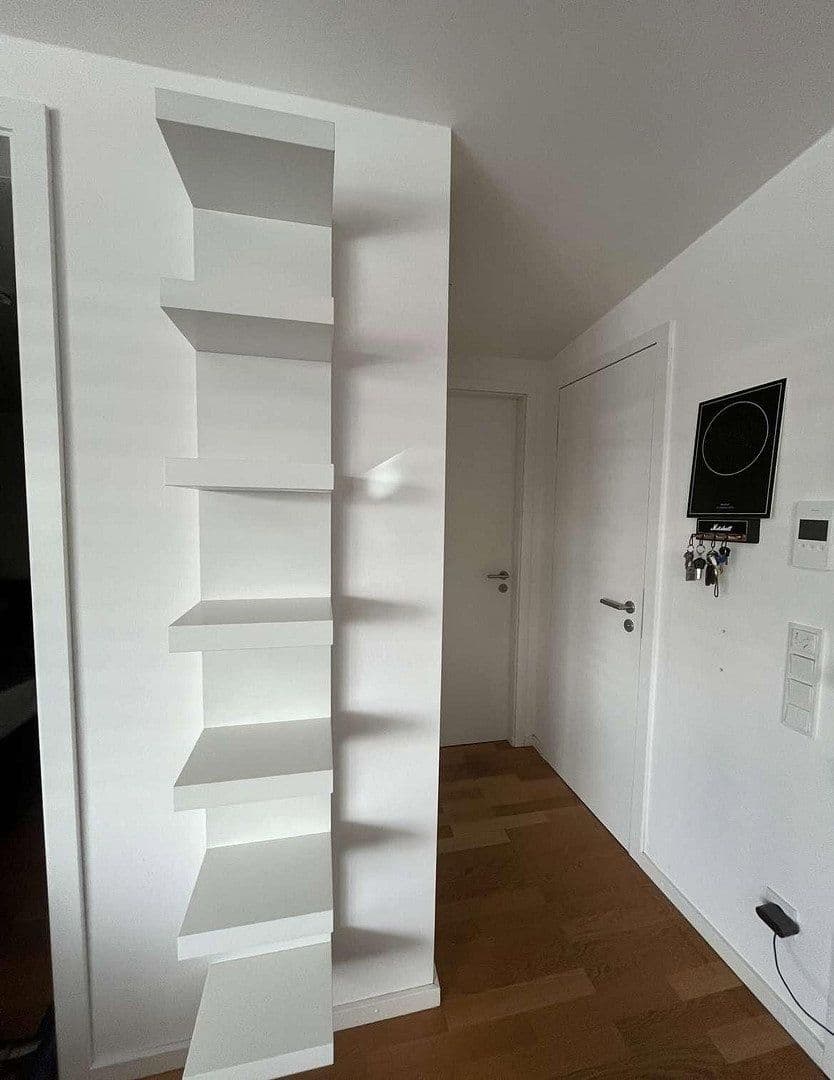 Prenájom bytu 2-izbový 75 m², Am Jagdweg 15, München, Bavorsko Prenájom bytu 2-izbový 75 m², Am Jagdweg 15, München, Bavorsko