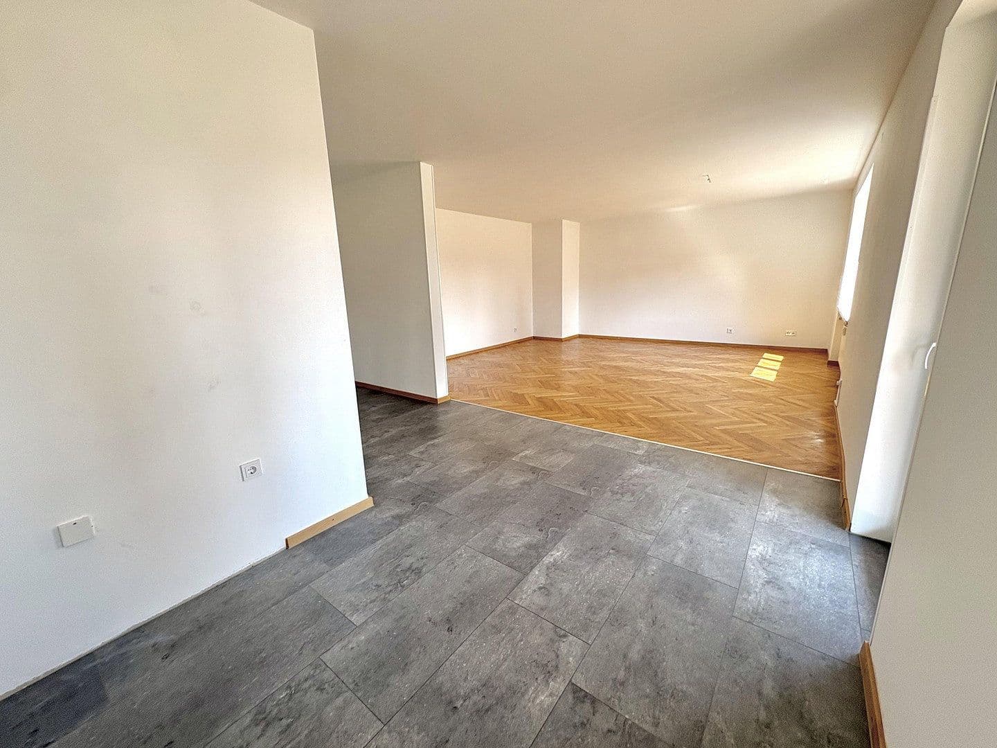 Predaj bytu 3-izbový 100 m², Levi-Strauss-Straße 9, Kitzingen, Bavorsko Predaj bytu 3-izbový 100 m², Levi-Strauss-Straße 9, Kitzingen, Bavorsko