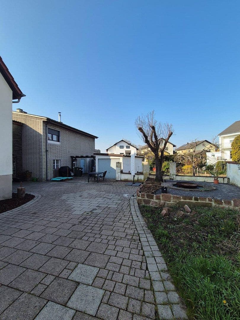 Predaj domu 143 m², pozemok 683 m², Linkenheim-Hochstetten, Bádensko-Wurttembersko Predaj domu 143 m², pozemok 683 m², Linkenheim-Hochstetten, Bádensko-Wurttembersko