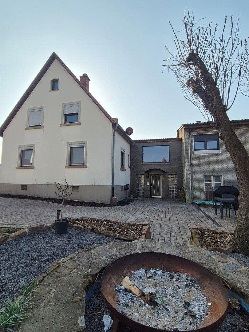 Predaj domu 143 m², pozemok 683 m², Linkenheim-Hochstetten, Bádensko-Wurttembersko Predaj domu 143 m², pozemok 683 m², Linkenheim-Hochstetten, Bádensko-Wurttembersko
