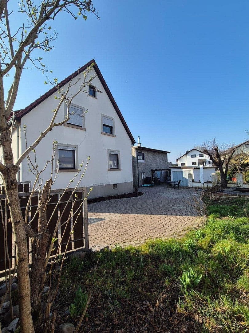 Predaj domu 143 m², pozemok 683 m², Linkenheim-Hochstetten, Bádensko-Wurttembersko Predaj domu 143 m², pozemok 683 m², Linkenheim-Hochstetten, Bádensko-Wurttembersko